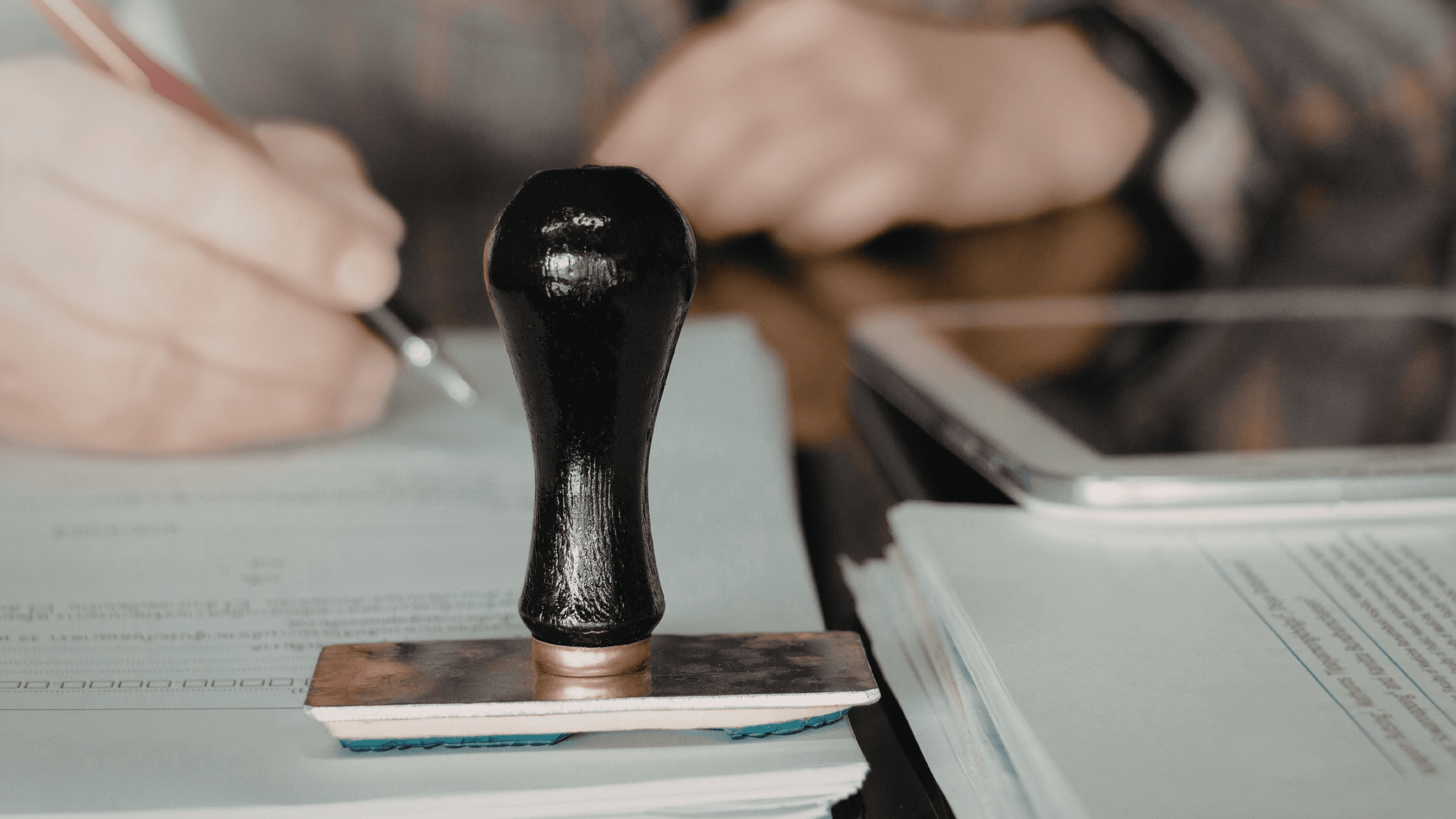 التوثيق والتسجيل العيني